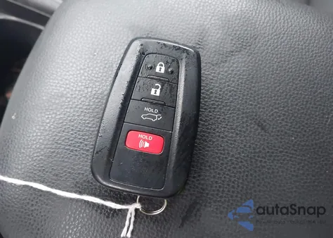 2021 Toyota Rav4 Hybrid Xle z USA, uszkodzony, nr VIN 4T3RWRFV2MU027523